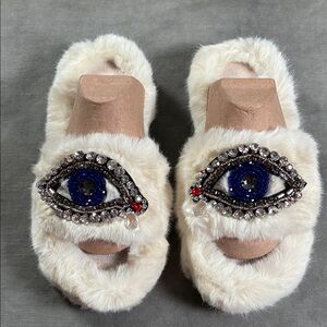 Faux Fur Eye Embellished Slippers - Cream Women’s Size 4